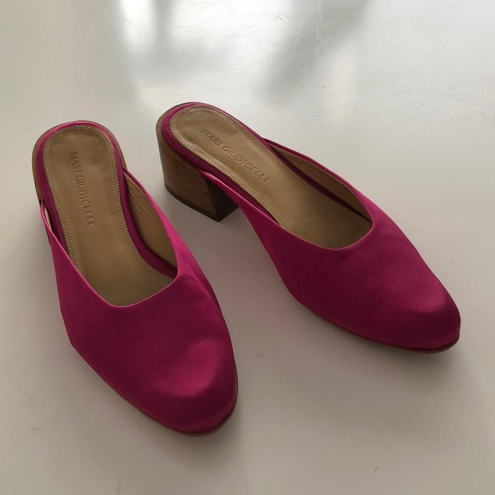 Mari Giudicelli - pink satin mules
